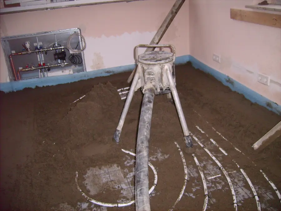 Plaster & screed
